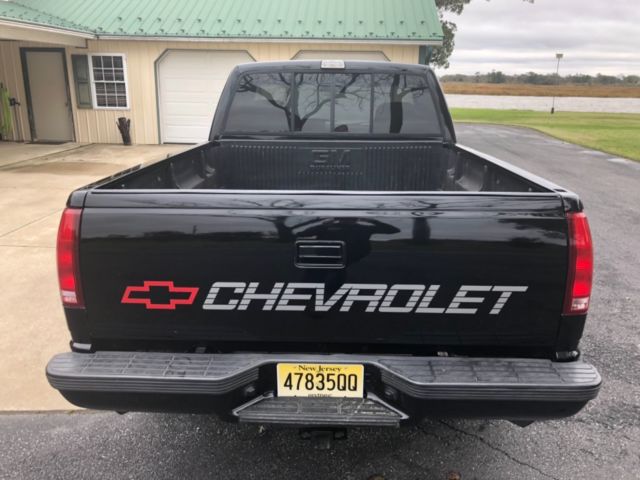 1990 Black Chevrolet C/K Pickup 1500 Standard Cab Pickup