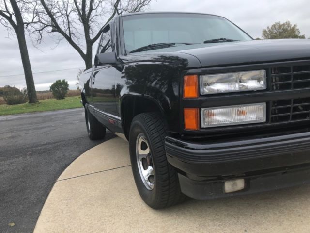 1990 Black Chevrolet C/K Pickup 1500 Standard Cab Pickup