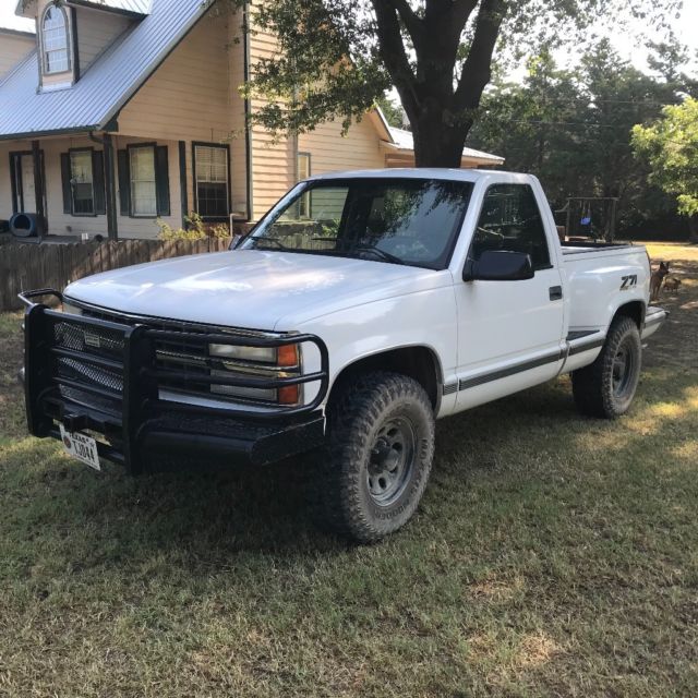 1900 White Chevrolet C/K Pickup 1500 Reg cab step side