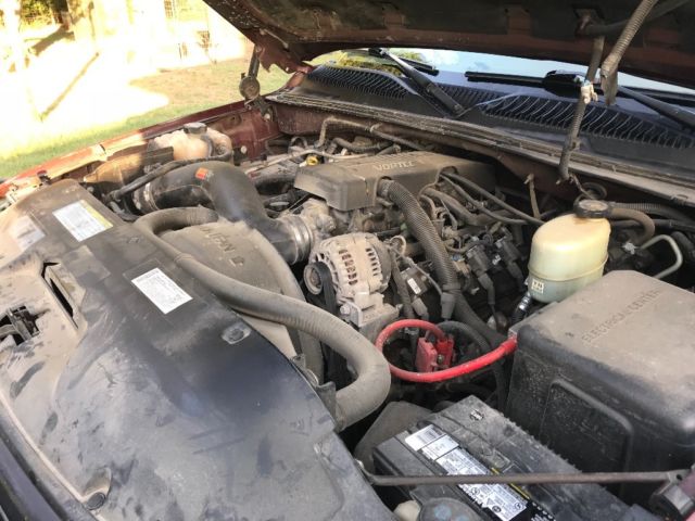 1900 White Chevrolet C/K Pickup 1500 Reg cab step side