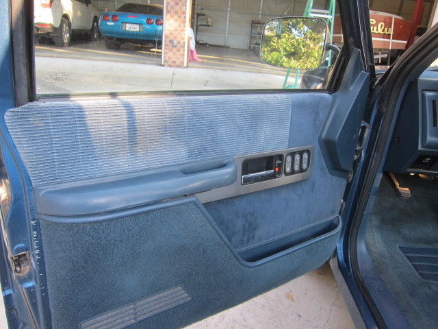 1990 Black Chevrolet C/K Pickup 1500 Standard Cab Pickup