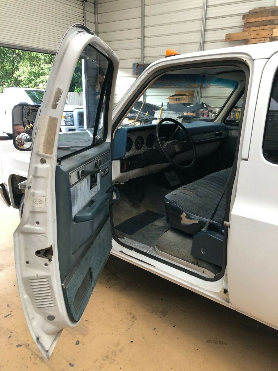 1990 White Chevrolet C/K Pickup 3500 Crew Cab Pickup