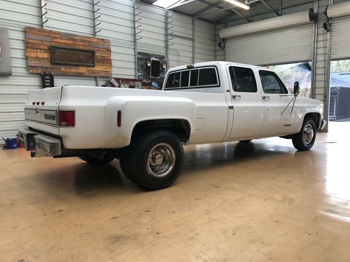 1990 White Chevrolet C/K Pickup 3500 Crew Cab Pickup