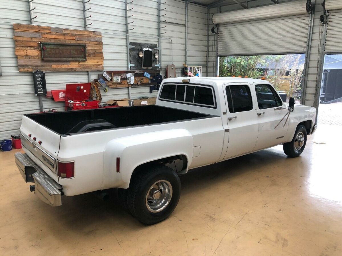 1990 White Chevrolet C/K Pickup 3500 Crew Cab Pickup