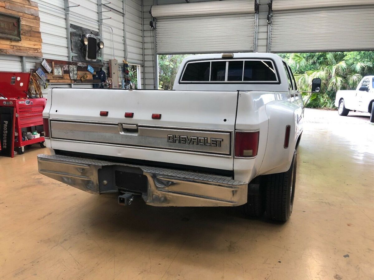 1990 White Chevrolet C/K Pickup 3500 Crew Cab Pickup