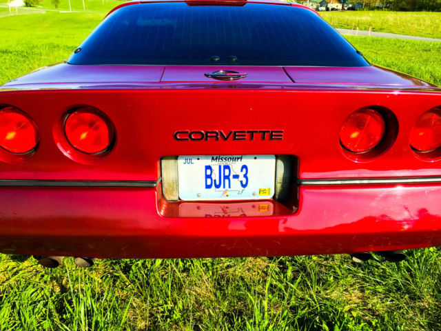 1990 Burgundy Chevrolet Corvette Coupe