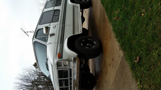 1990 White GMC Other Standard Passenger Van