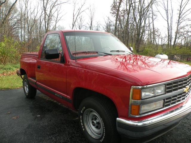 1990 Red Chevrolet C/K Pickup 1500