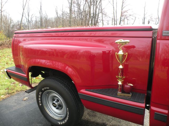 1990 Red Chevrolet C/K Pickup 1500