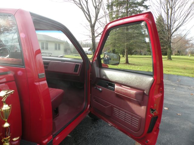 1990 Red Chevrolet C/K Pickup 1500
