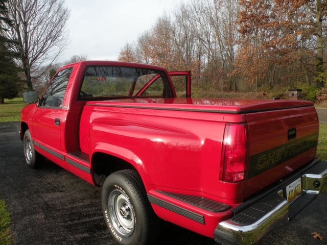 1990 Red Chevrolet C/K Pickup 1500