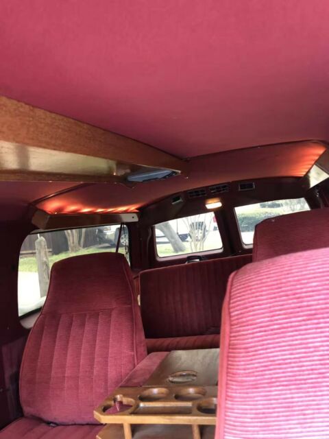 1990 Chevrolet Suburban SUV