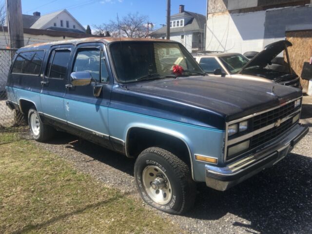 1990 Blue Chevrolet Suburban SUV