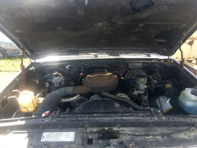 1990 Blue Chevrolet Suburban SUV