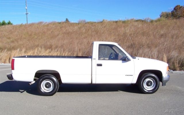 1990 White Chevrolet C/K Pickup 1500