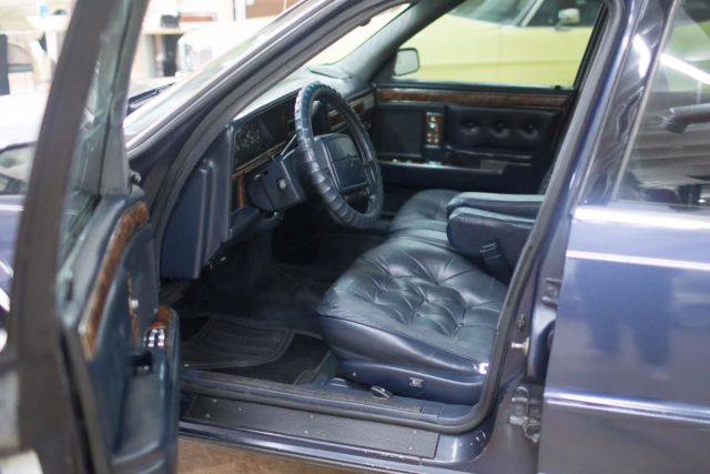 1990 Blue Chrysler New Yorker Sedan