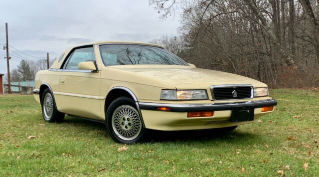 1990 Light Yellow / Crystal Coat Chrysler Levante Convertible
