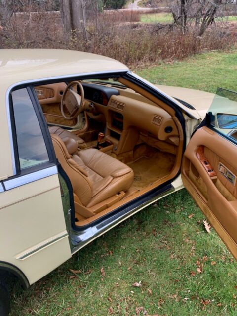 1990 Light Yellow / Crystal Coat Chrysler Levante Convertible