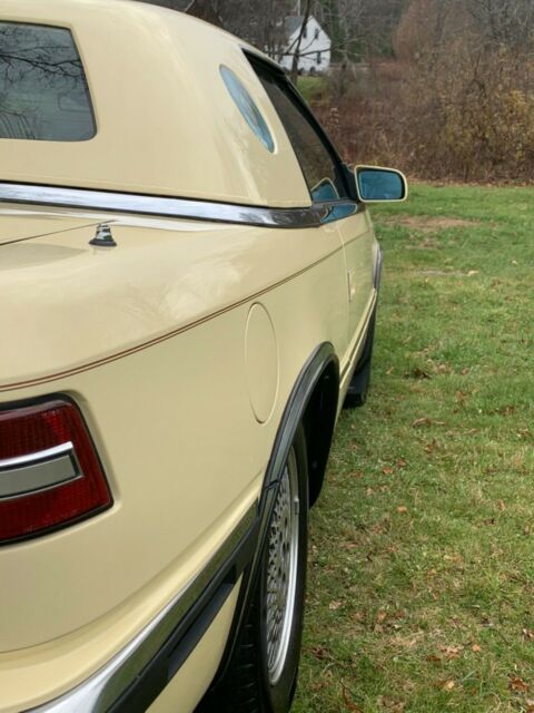 1990 Light Yellow / Crystal Coat Chrysler Levante Convertible