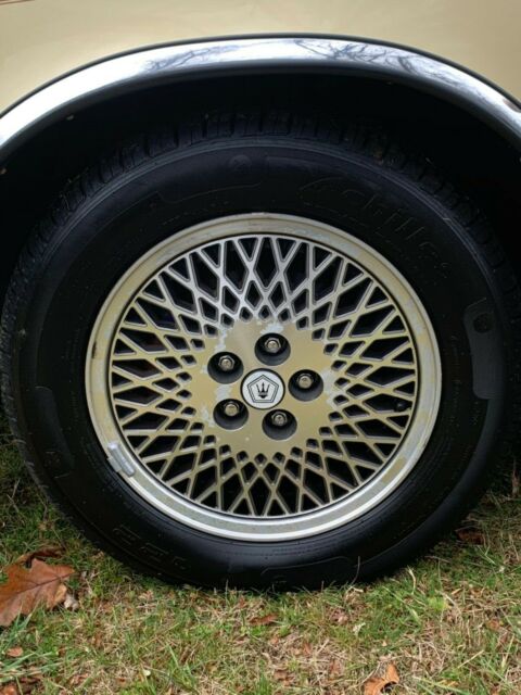 1990 Light Yellow / Crystal Coat Chrysler Levante Convertible