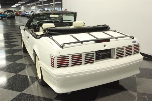 1990 White Ford Mustang