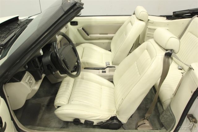 1990 White Ford Mustang