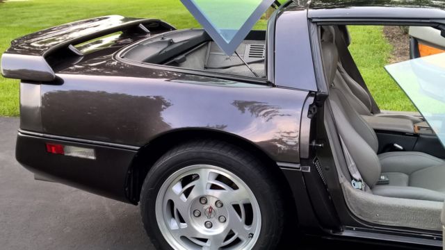 1990 Gray Chevrolet Corvette Coupe