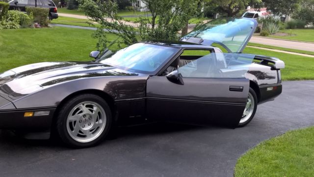 1990 Gray Chevrolet Corvette Coupe