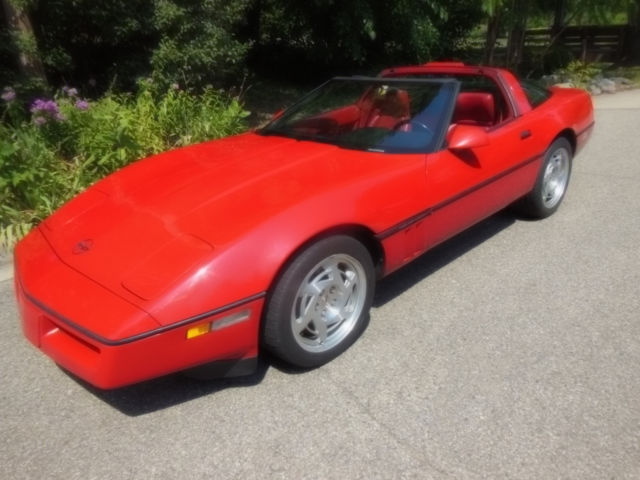 1990 Red Chevrolet Corvette Coupe