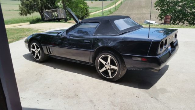 1990 Red  Chevrolet Corvette Convertible