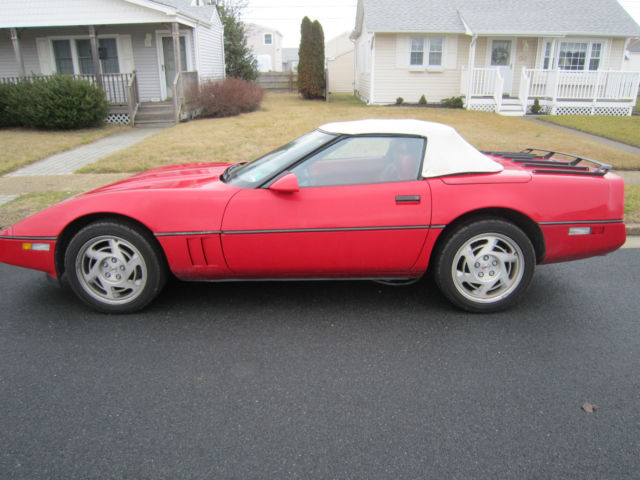 1990 Red  Chevrolet Corvette Convertible