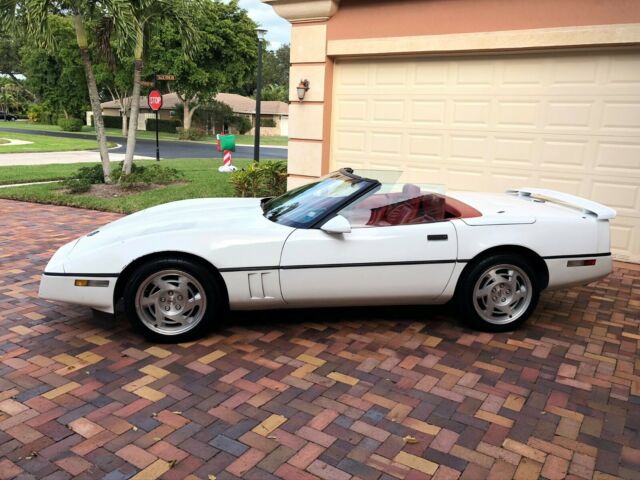 1990 White Chevrolet Corvette Convertible