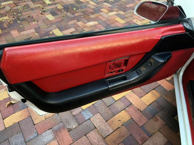 1990 White Chevrolet Corvette Convertible