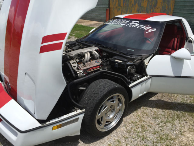 1990 White Chevrolet Corvette Coupe