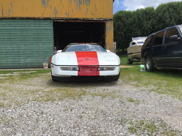 1990 White Chevrolet Corvette Coupe