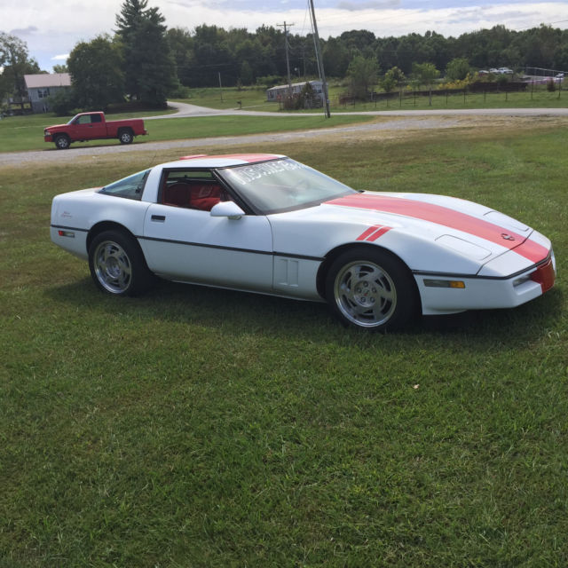 1990 White Chevrolet Corvette Coupe