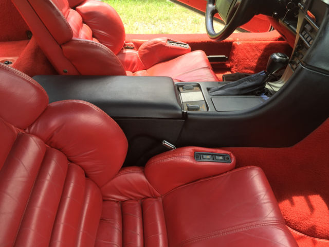 1990 White Chevrolet Corvette Coupe