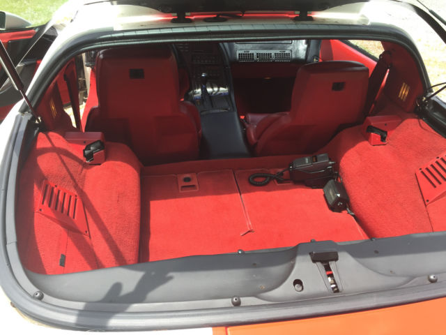 1990 White Chevrolet Corvette Coupe