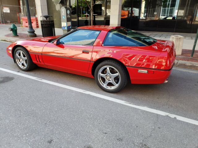 1990 Red Chevrolet Corvette Coupe