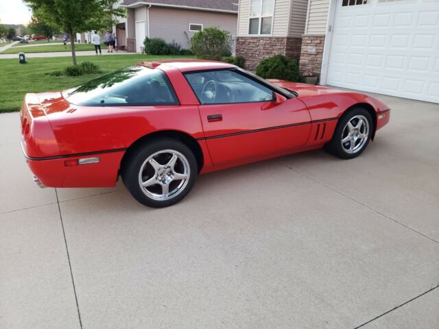 1990 Red Chevrolet Corvette Coupe