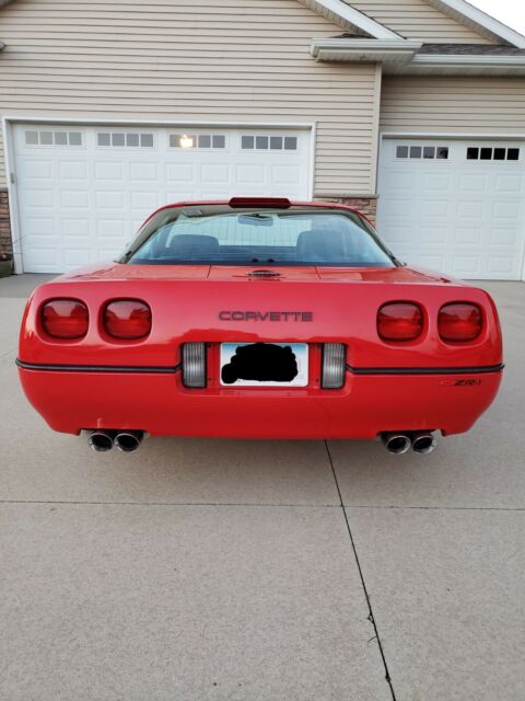 1990 Red Chevrolet Corvette Coupe