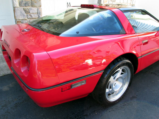 1990 Red Chevrolet Corvette Coupe