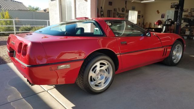 1990 Red Chevrolet Corvette Coupe