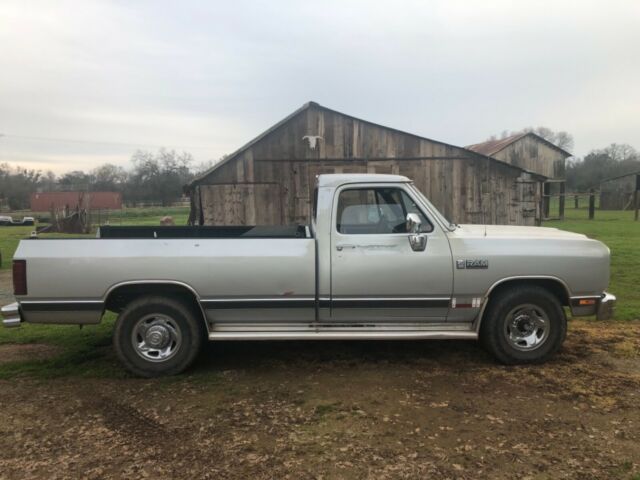 1990 Silver Dodge Ram 2500 Crew Cab Pickup