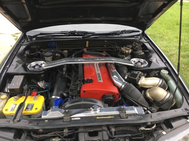 1990 Gray Nissan GT-R Coupe