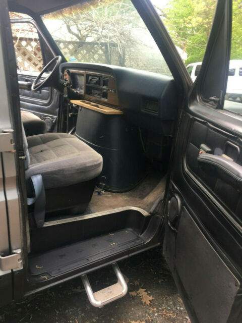 1990 Hammered Grey Ford E-Series Van