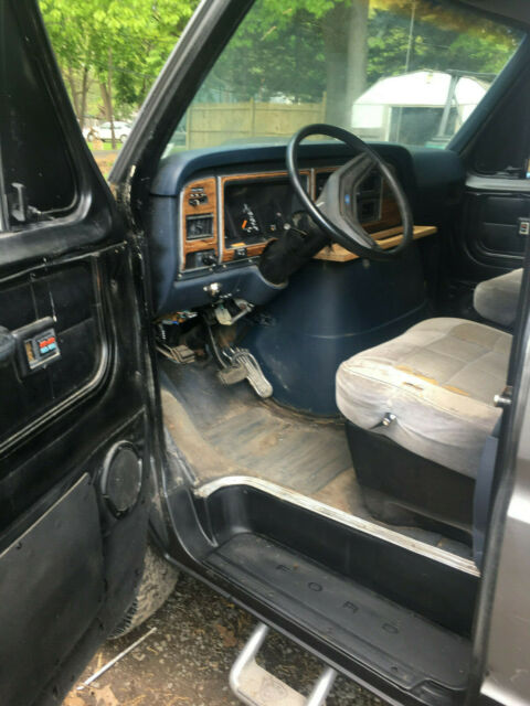 1990 Hammered Grey Ford E-Series Van