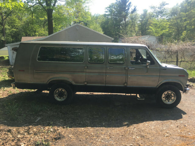1990 Hammered Grey Ford E-Series Van