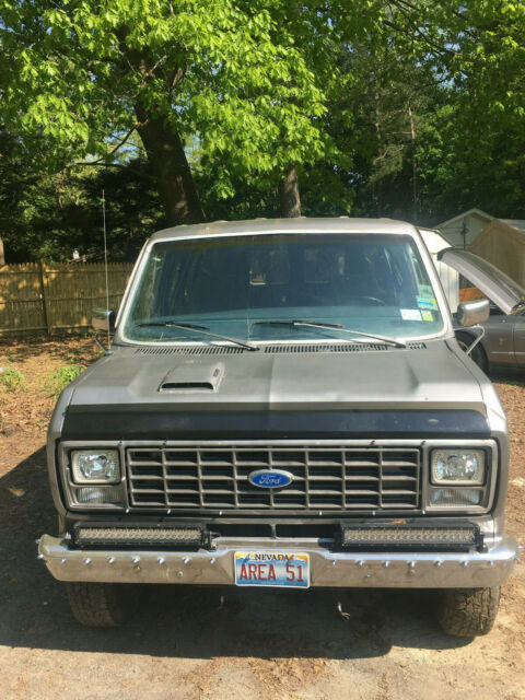 1990 Hammered Grey Ford E-Series Van