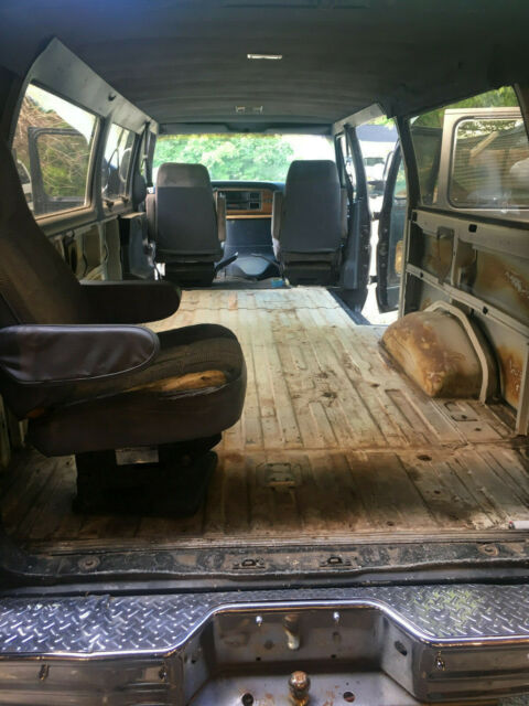 1990 Hammered Grey Ford E-Series Van